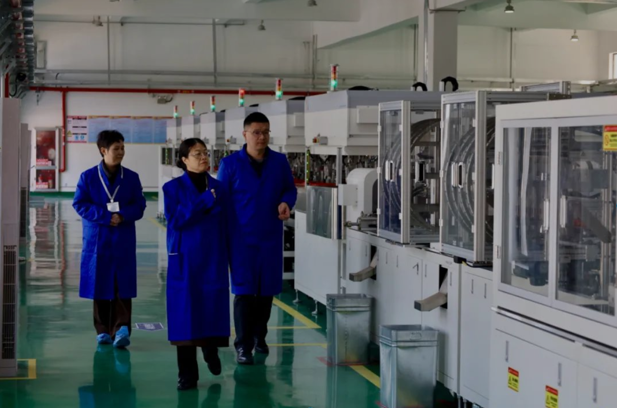 【国际领先】弘腾CPHTED-Ⅲ型电子雷管自动化装配生产线通过工信部科技成果鉴定，被评国际领先！-香港今晚开现场直播81期